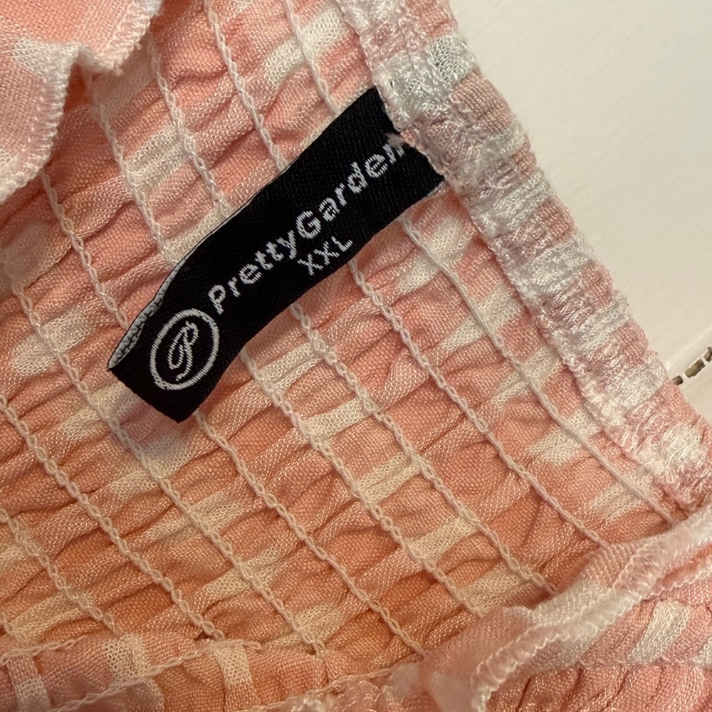 Elegant Pink Checkered Maxi Dress - Picture 4 of 6